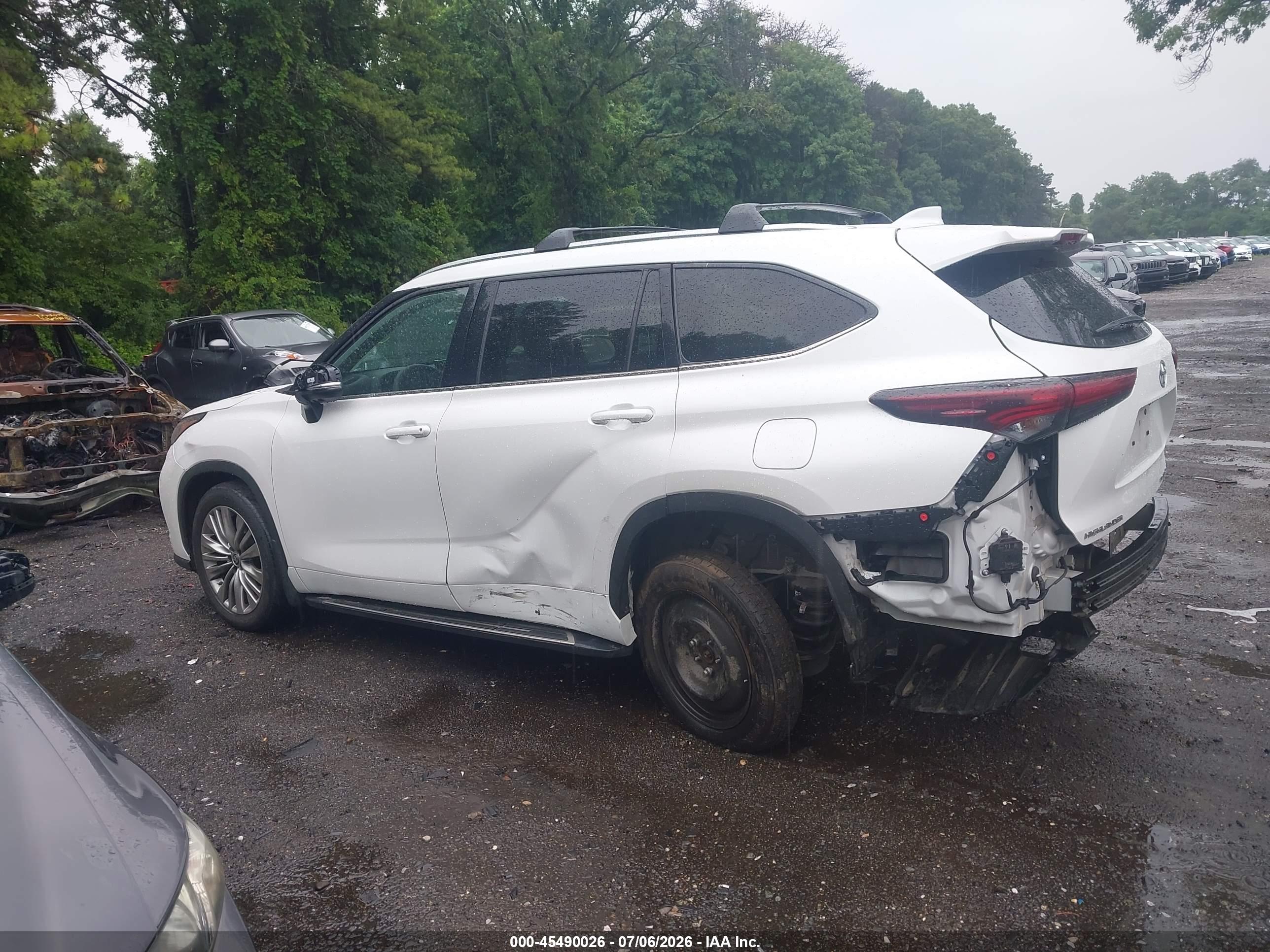 2024 TOYOTA HIGHLANDER PLATINUM