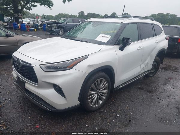 2024 TOYOTA HIGHLANDER PLATINUM