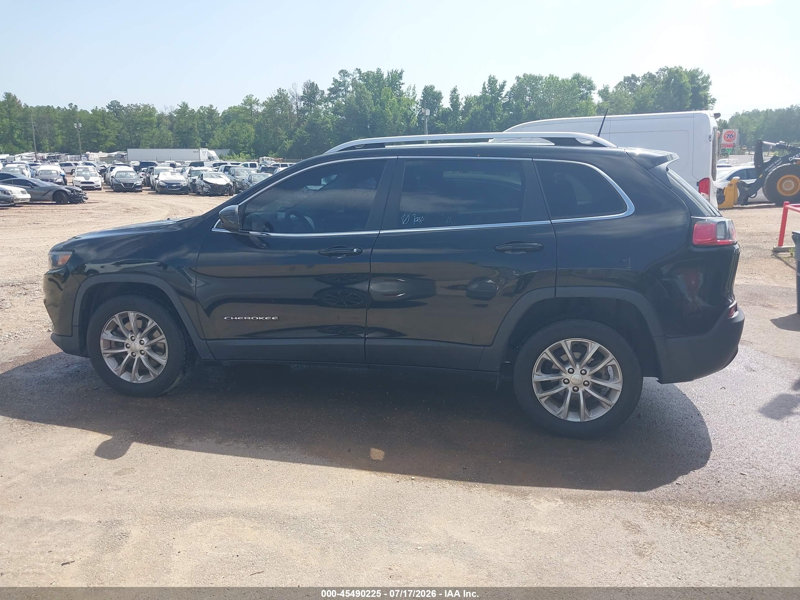 2019 JEEP CHEROKEE LATITUDE FWD