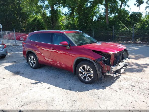 2021 TOYOTA HIGHLANDER XLE