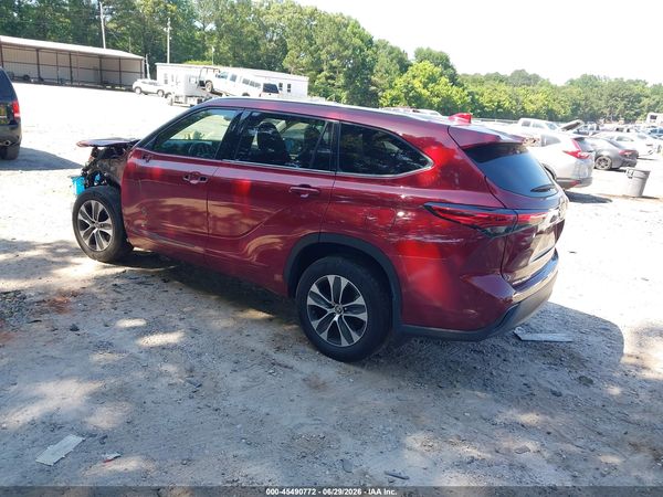 2021 TOYOTA HIGHLANDER XLE