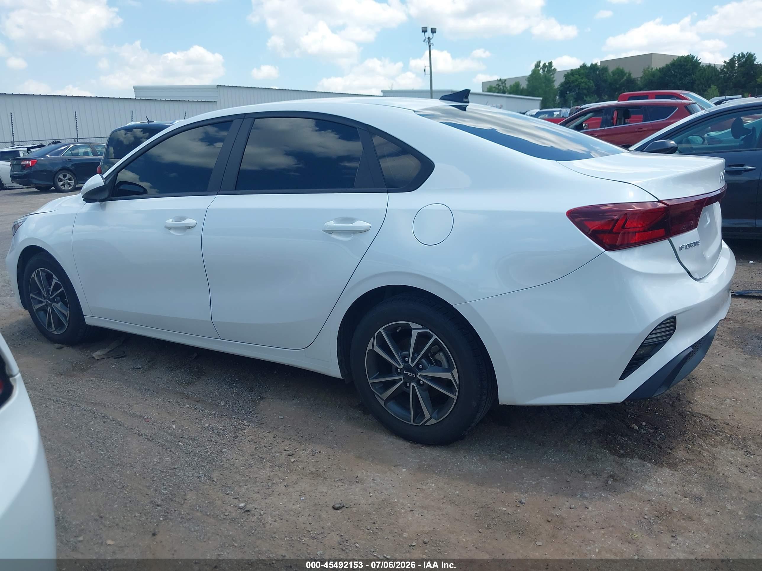 2023 KIA FORTE LXS