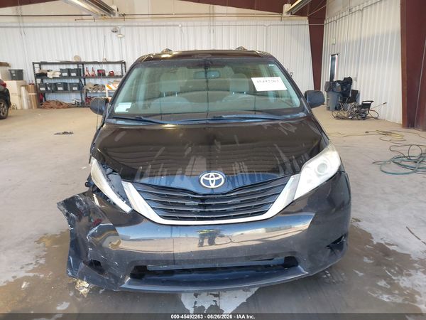 2014 TOYOTA SIENNA LE V6 8 PASSENGER
