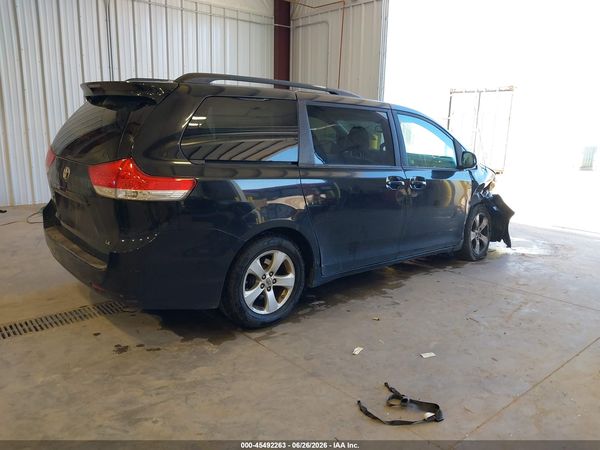 2014 TOYOTA SIENNA LE V6 8 PASSENGER
