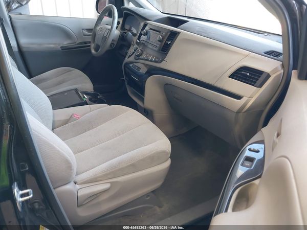 2014 TOYOTA SIENNA LE V6 8 PASSENGER