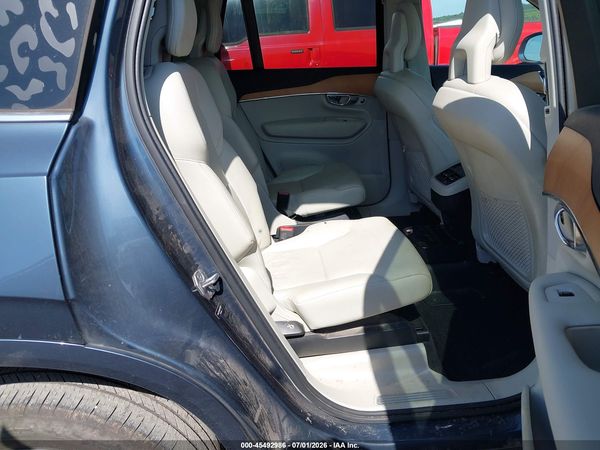 2021 VOLVO XC90 T6 MOMENTUM 6 PASSENGER
