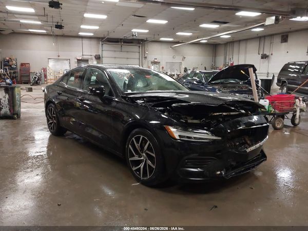 2019 VOLVO S60 T6 MOMENTUM