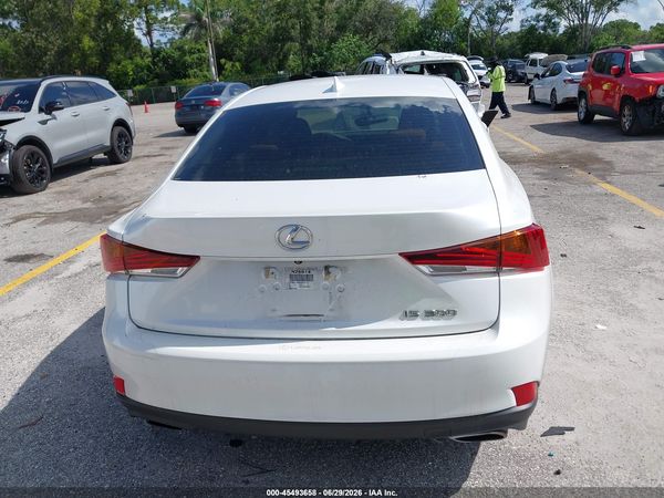 2018 LEXUS IS 300