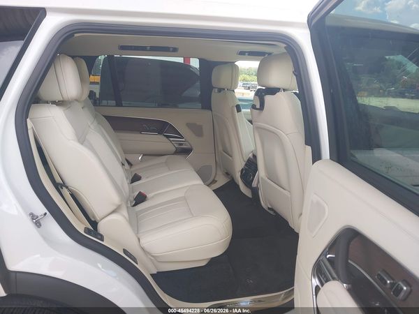 2025 LAND ROVER RANGE ROVER P400 SE 7 SEAT