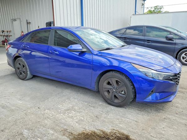2022 HYUNDAI ELANTRA