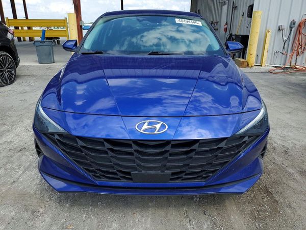 2022 HYUNDAI ELANTRA
