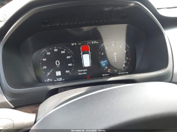 2016 VOLVO XC90 T6 MOMENTUM