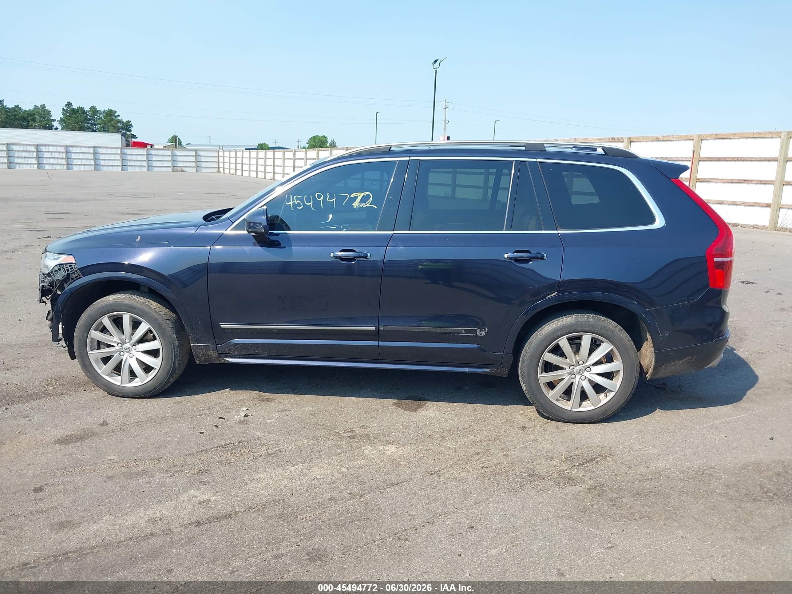 2017 VOLVO XC90 T6 MOMENTUM