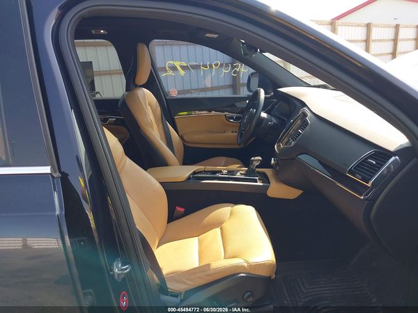 2017 VOLVO XC90 T6 MOMENTUM