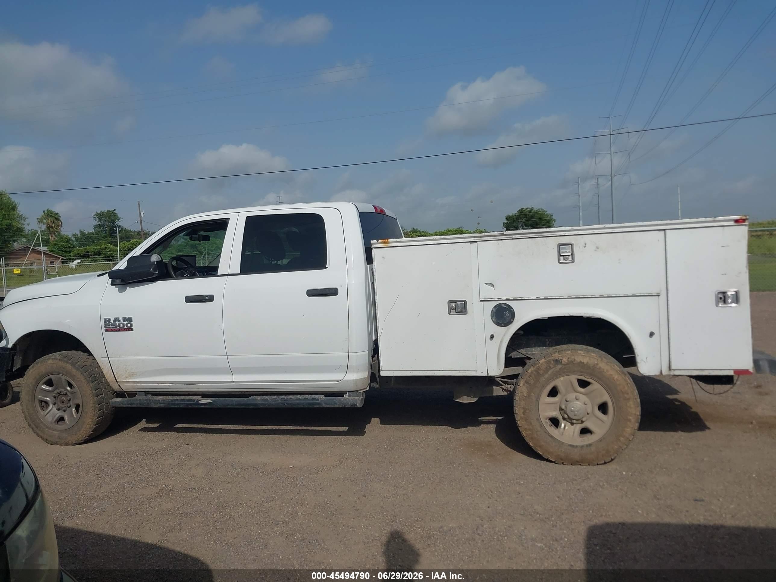 2018 RAM 2500 TRADESMAN  4X4 8' BOX