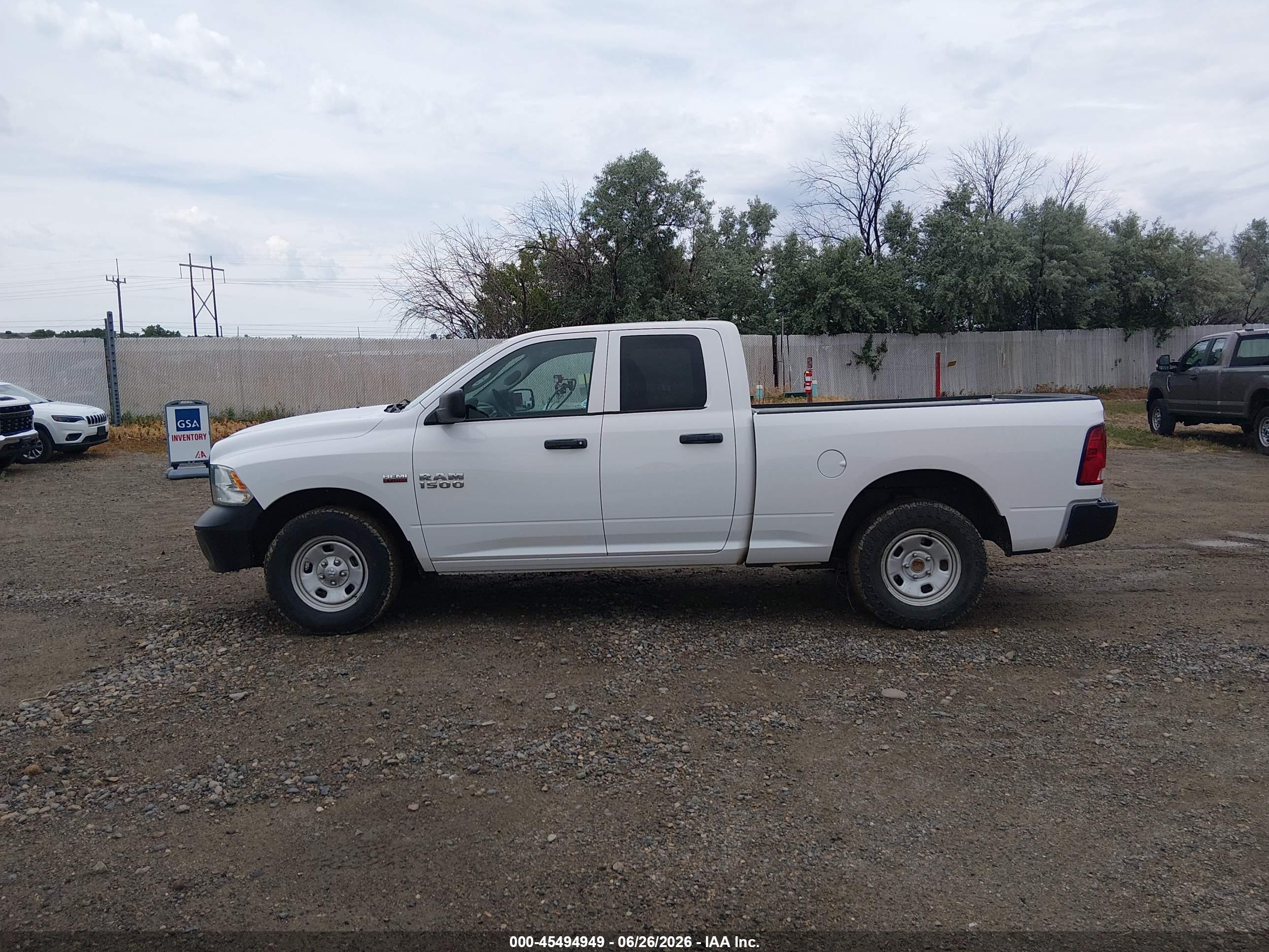 2017 RAM 1500 TRADESMAN  4X4 6'4 BOX