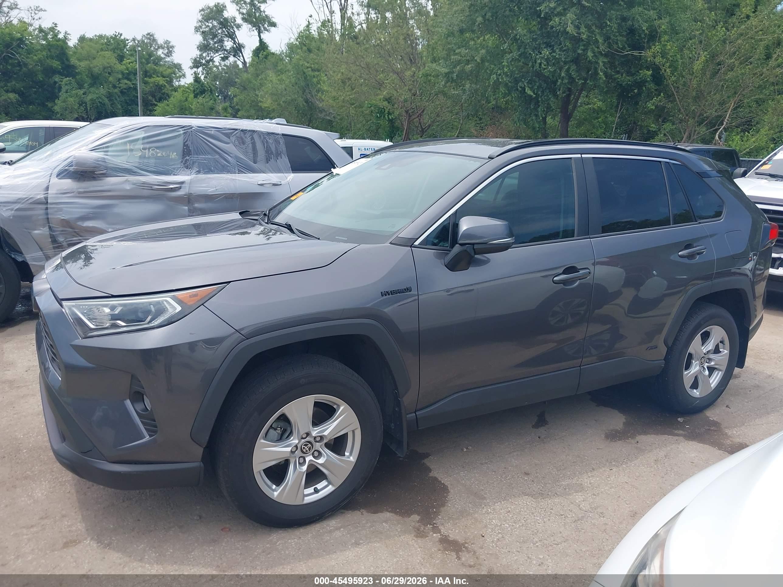 2021 TOYOTA RAV4 HYBRID XLE