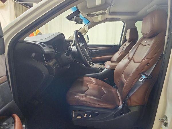 2017 CADILLAC ESCALADE ESV Luxury