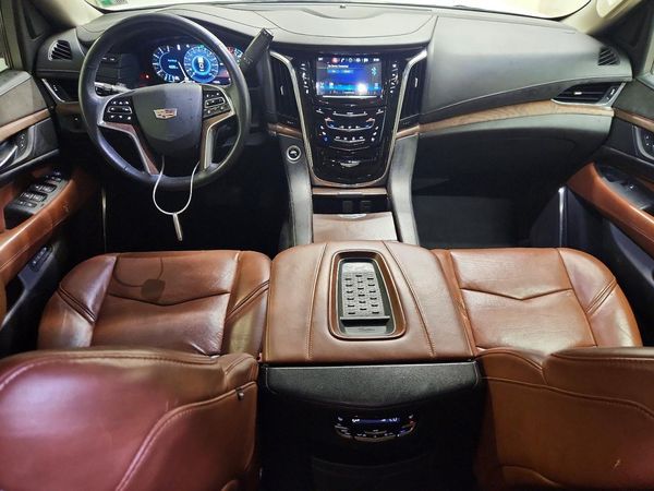 2017 CADILLAC ESCALADE ESV Luxury