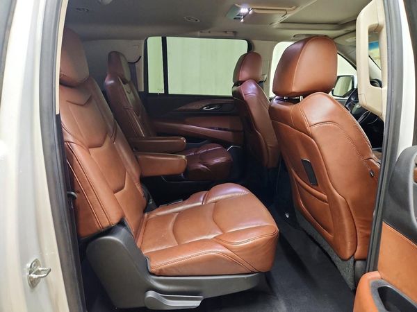 2017 CADILLAC ESCALADE ESV Luxury