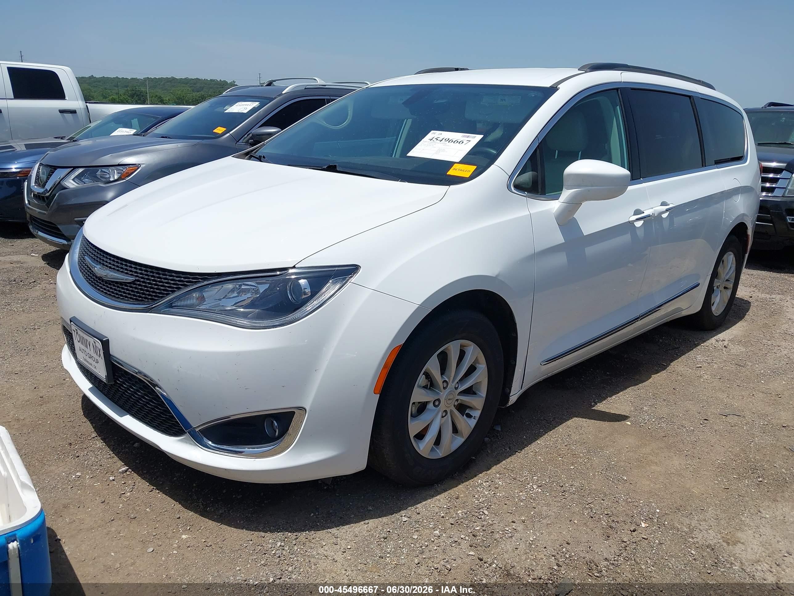2017 CHRYSLER PACIFICA TOURING-L — I2