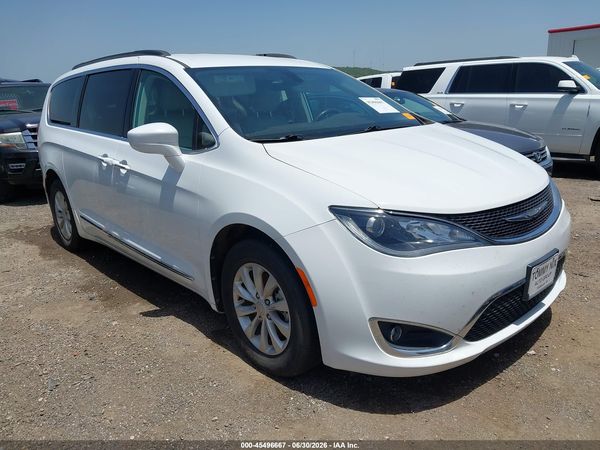 2017 CHRYSLER PACIFICA TOURING-L — I1