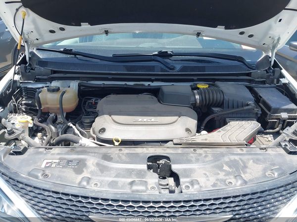 2017 CHRYSLER PACIFICA TOURING-L — I10