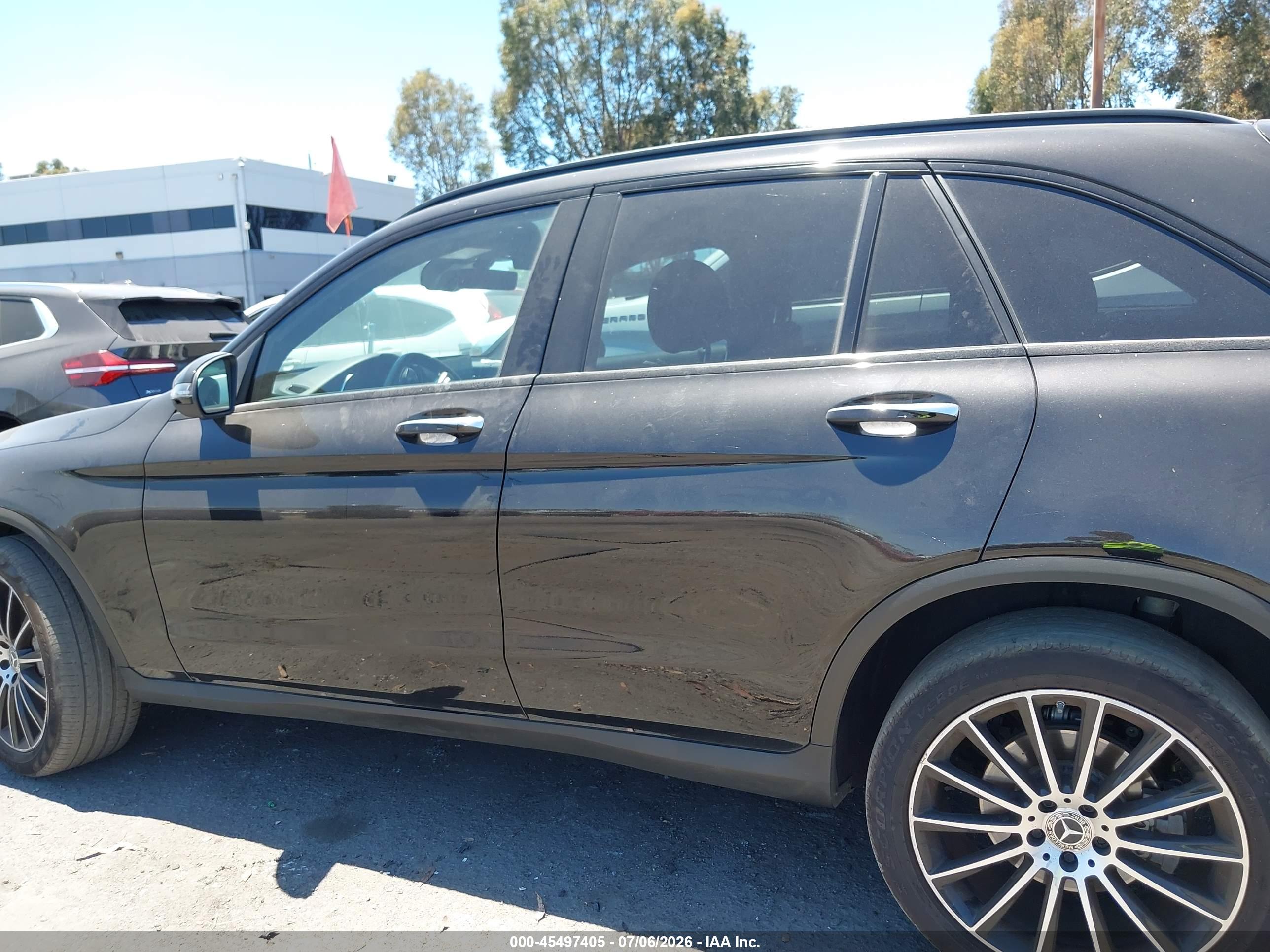 2022 MERCEDES-BENZ GLC 300 SUV
