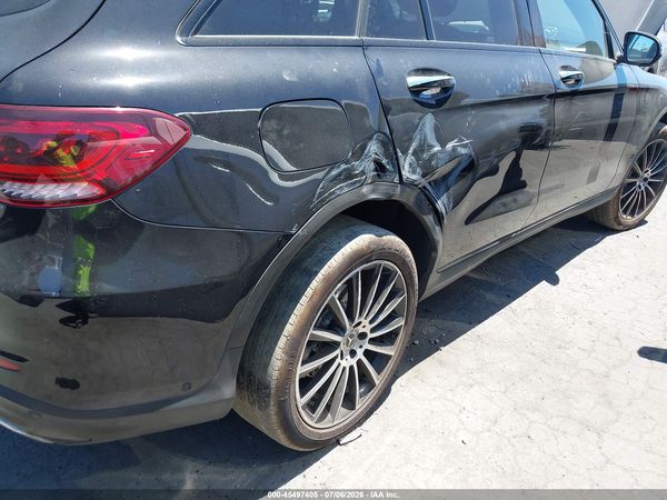 2022 MERCEDES-BENZ GLC 300 SUV
