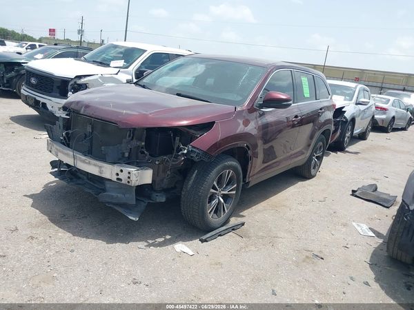 2019 TOYOTA HIGHLANDER LE
