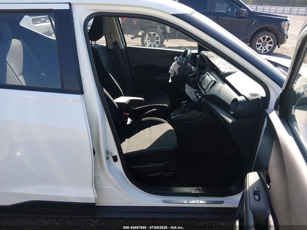 2024 NISSAN KICKS S XTRONIC CVT — I5