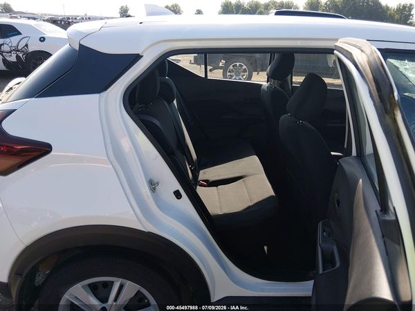 2024 NISSAN KICKS S XTRONIC CVT — I8