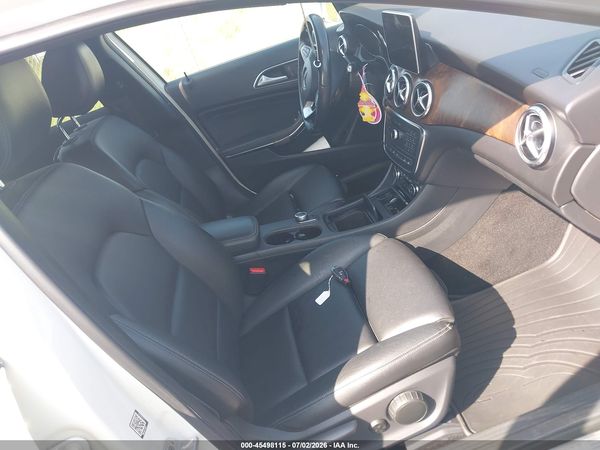 2016 MERCEDES-BENZ GLA 250 4MATIC