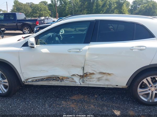 2016 MERCEDES-BENZ GLA 250 4MATIC