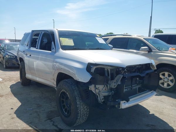 2021 TOYOTA 4RUNNER SR5