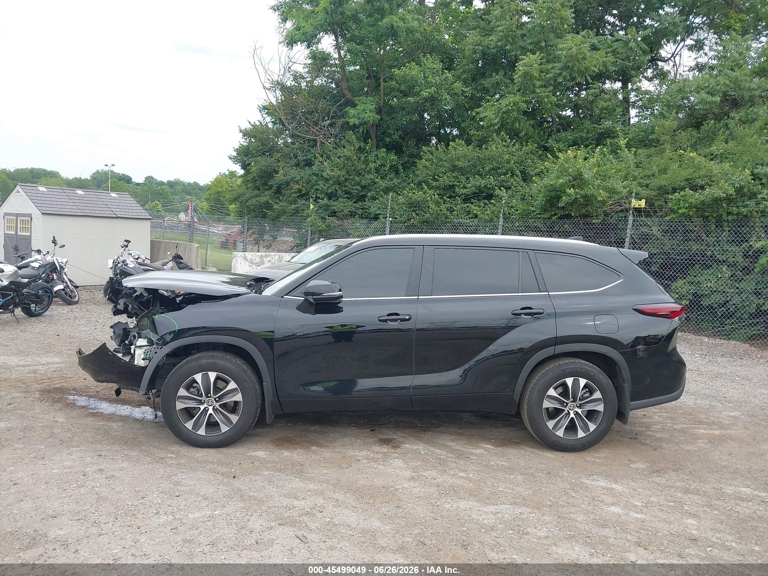 2024 TOYOTA HIGHLANDER XLE