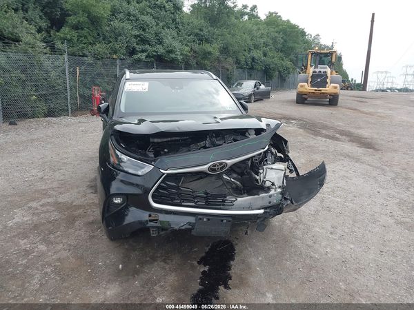 2024 TOYOTA HIGHLANDER XLE