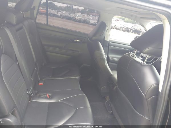 2024 TOYOTA HIGHLANDER XLE
