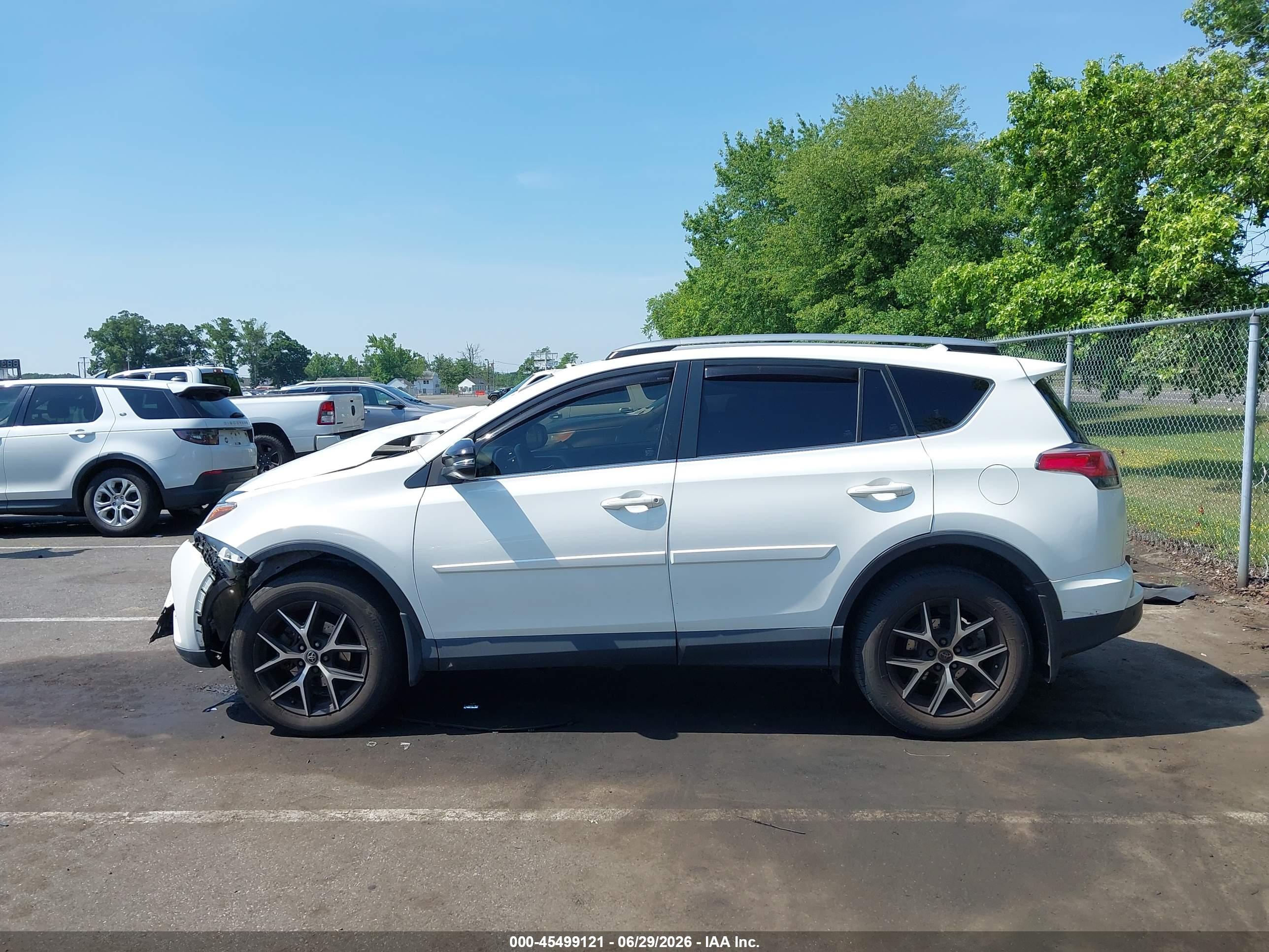 2018 TOYOTA RAV4 SE
