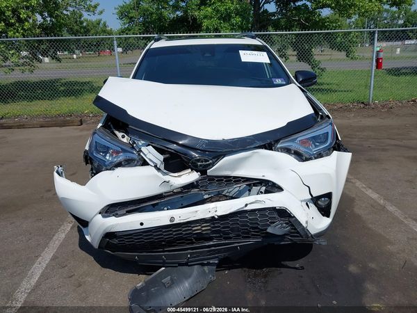 2018 TOYOTA RAV4 SE