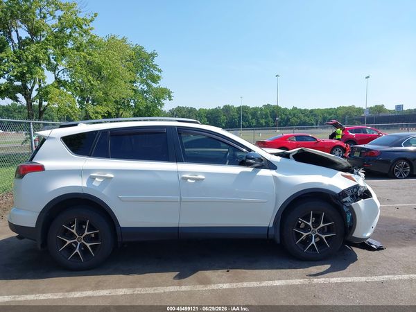 2018 TOYOTA RAV4 SE