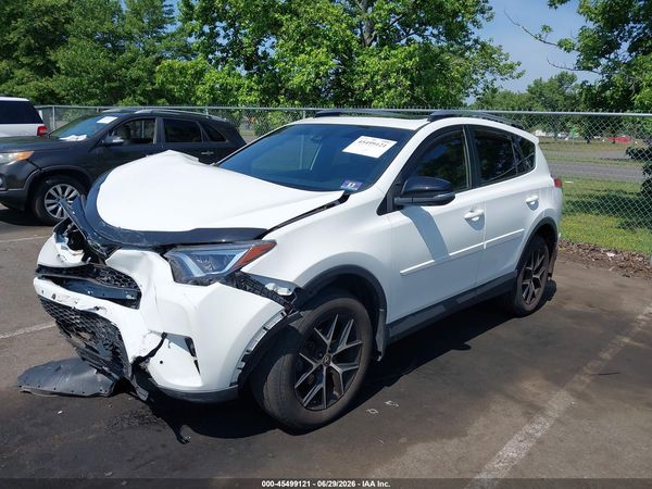 2018 TOYOTA RAV4 SE