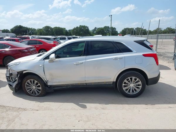 2017 CADILLAC XT5