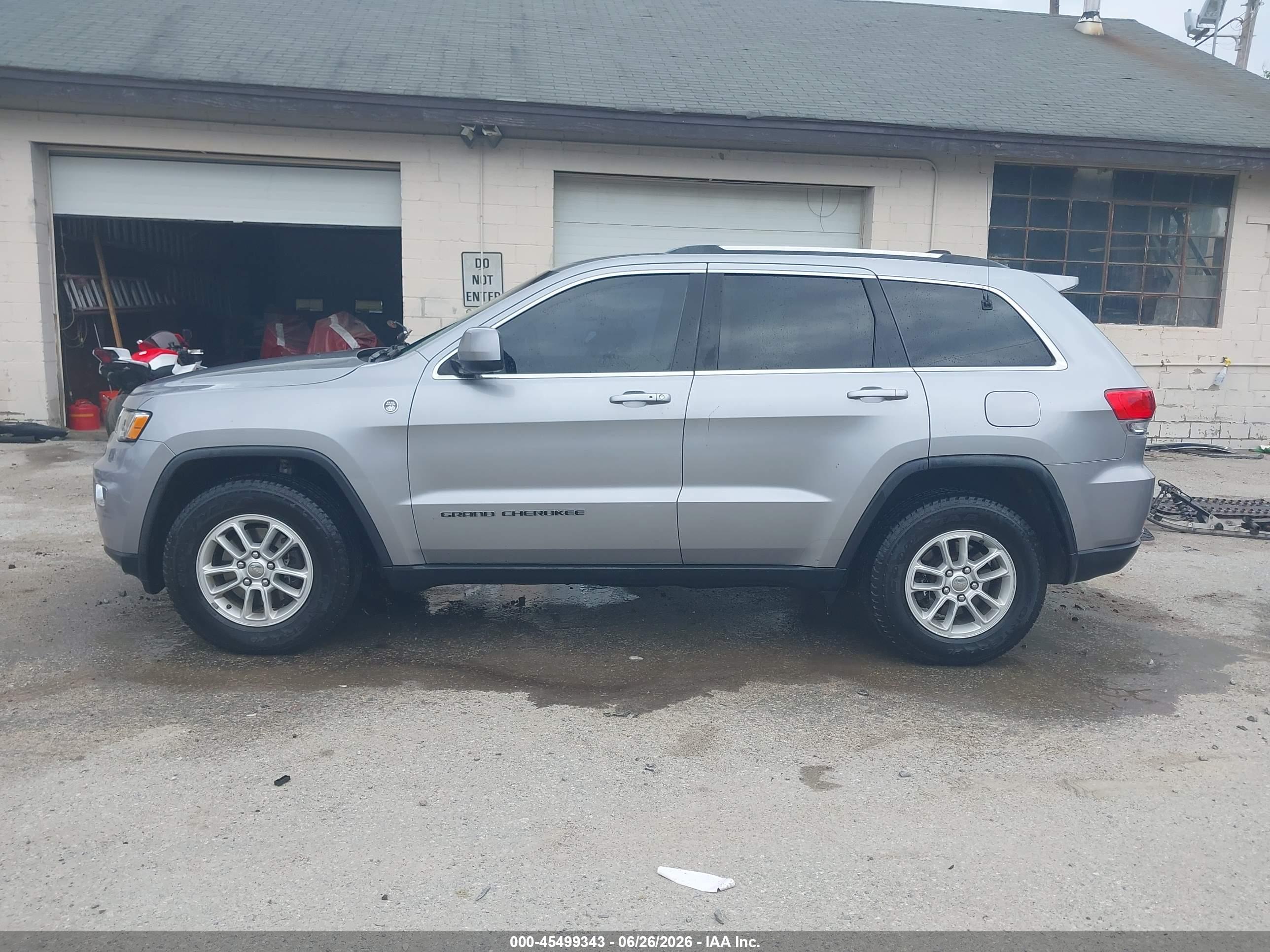 2019 JEEP GRAND CHEROKEE LAREDO E 4X4