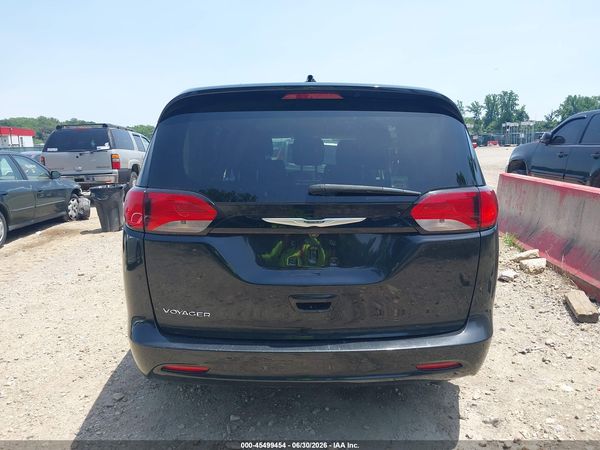 2022 CHRYSLER VOYAGER LX