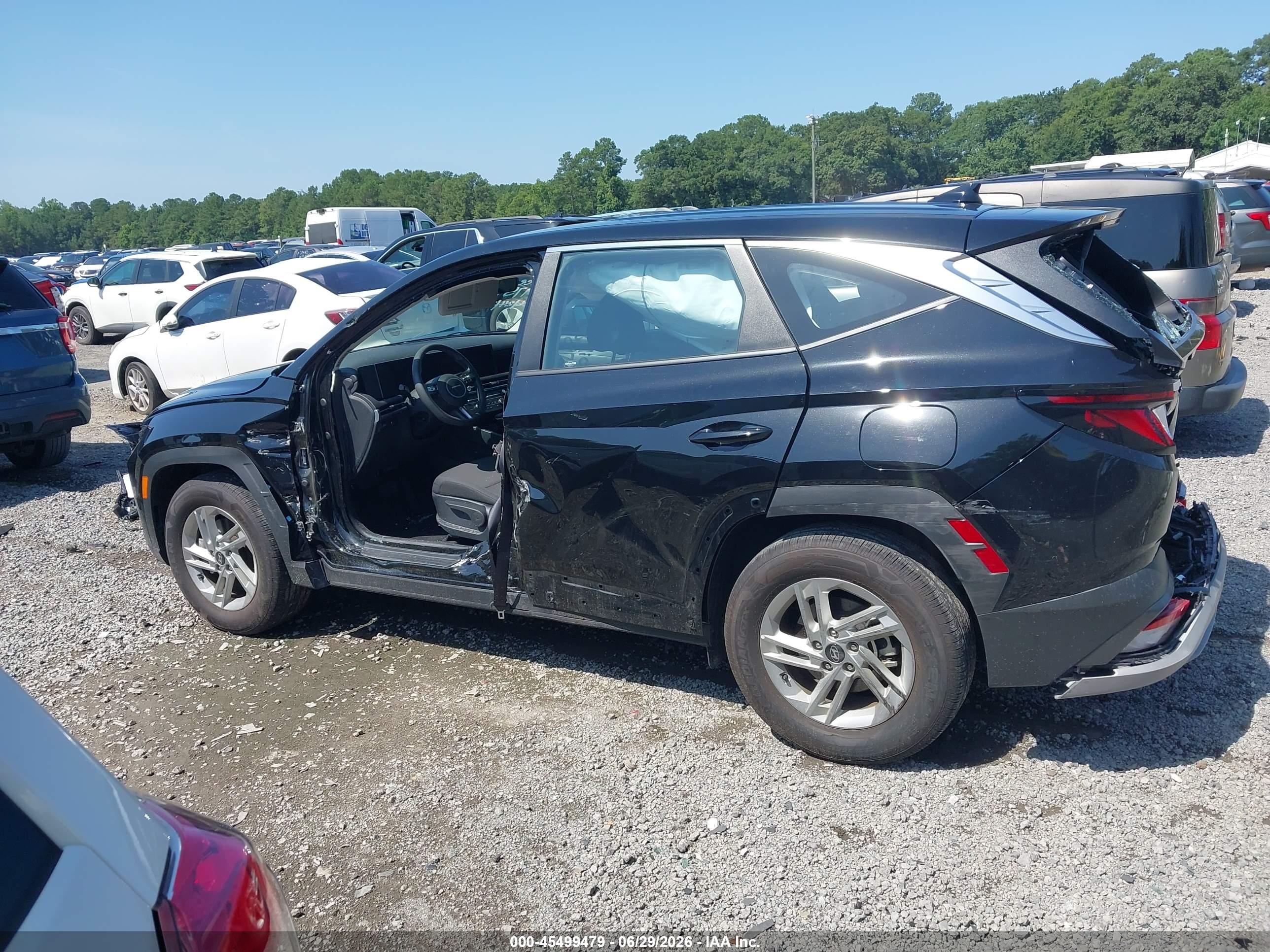 2025 HYUNDAI TUCSON SE