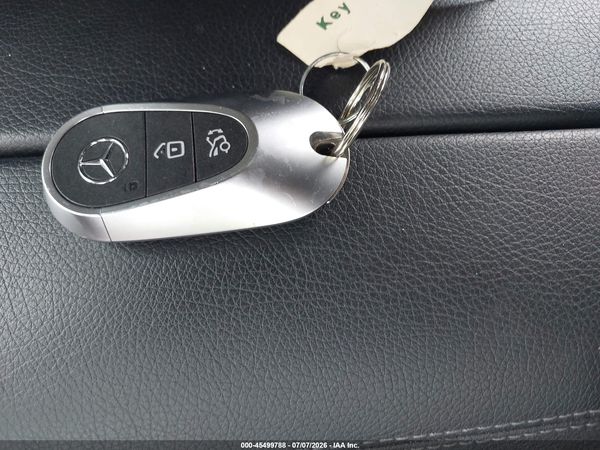 2024 MERCEDES-BENZ C 300