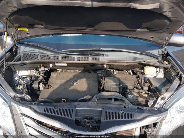 2014 TOYOTA SIENNA XLE/LIMITED