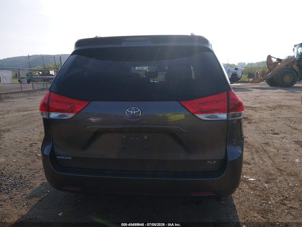 2014 TOYOTA SIENNA XLE/LIMITED