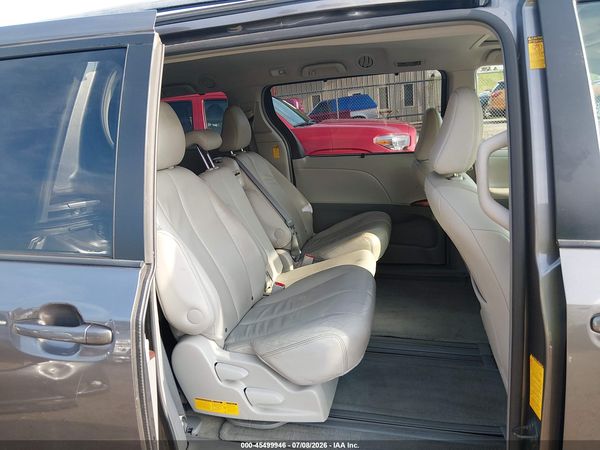2014 TOYOTA SIENNA XLE/LIMITED
